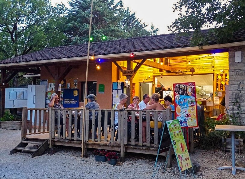 Le snack du camping dans le Lot Le Bel Air près de Cahors