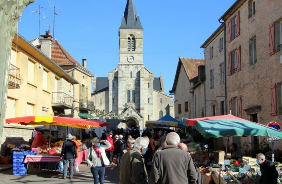 Limogne-en-Quercy market, just a stone's throw from Le Bel Air campsite