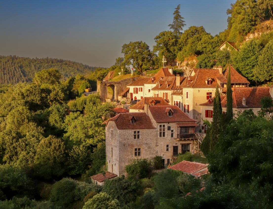 Saint-Cirq-Lapopie: discover the treasures of the Lot and Quercy regions